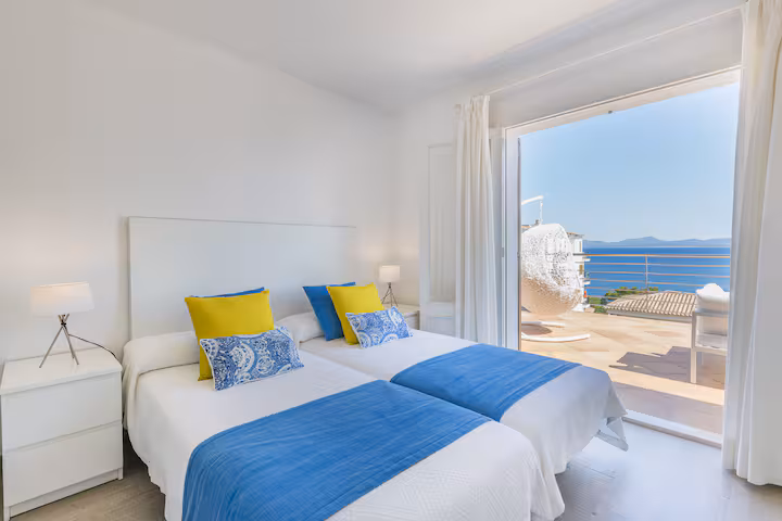 Shared Room Balcony